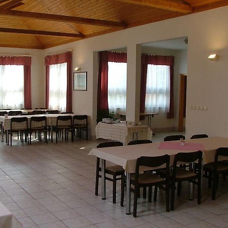 Martineum Felnottkepzo Akademia Hostel Σζομπαθέλι Εξωτερικό φωτογραφία