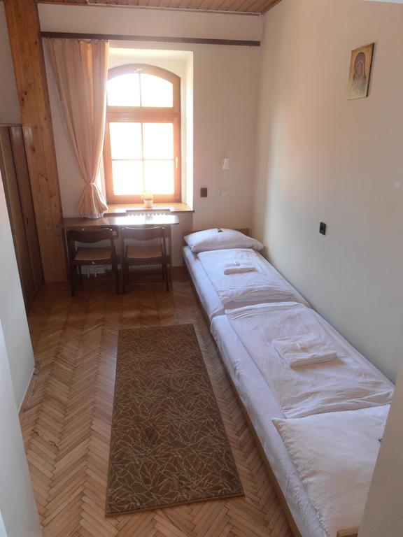 Martineum Felnottkepzo Akademia Hostel Σζομπαθέλι Δωμάτιο φωτογραφία